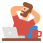 Bild eines entspannten Mannes hiter seinem Laptop